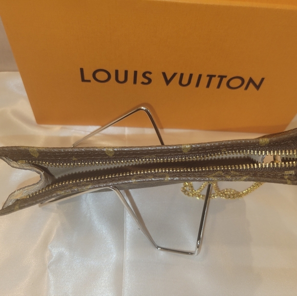 EUC Authentic Louis Vuitton Monogram POUCHETTE - Picture 7 of 10